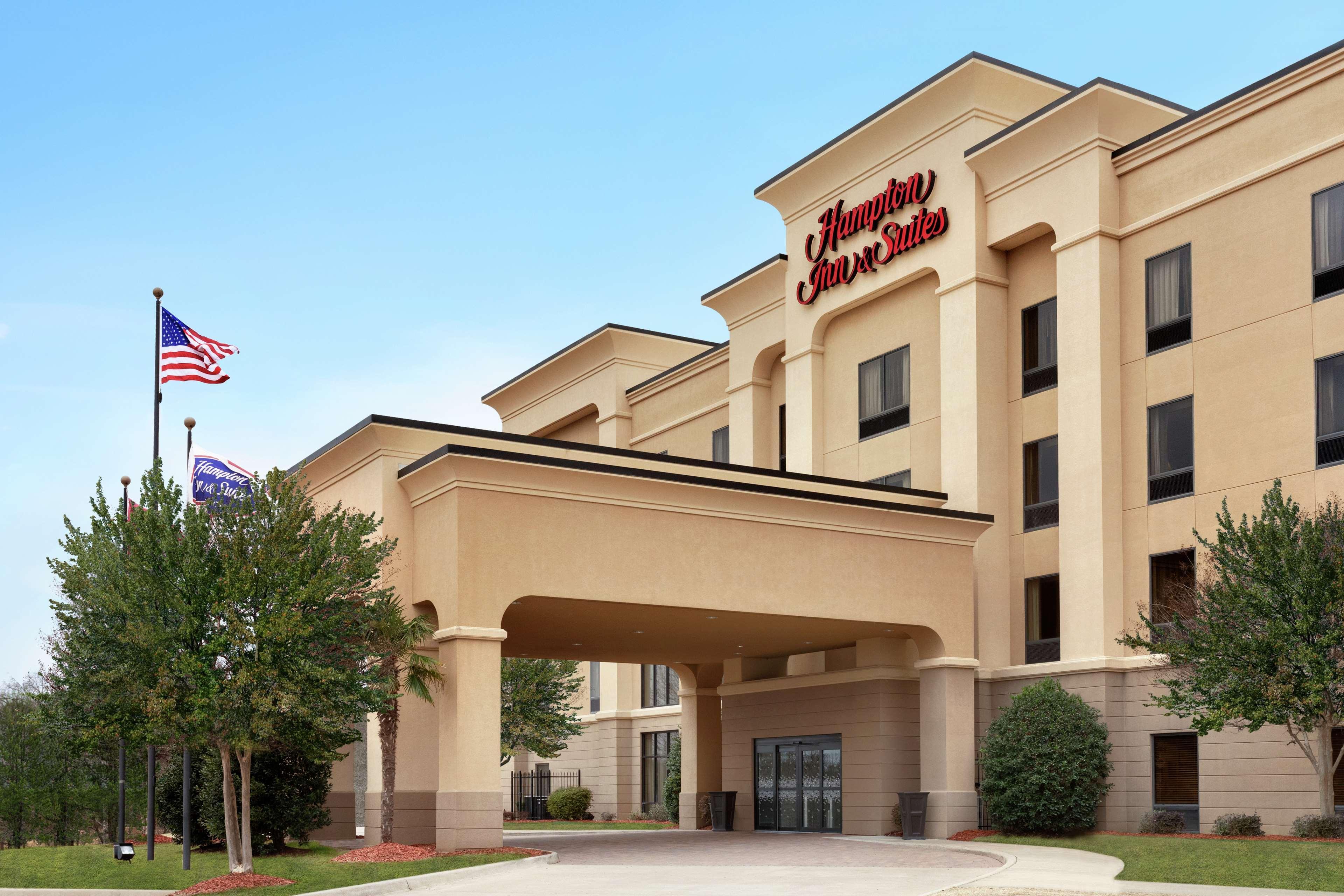 Hampton Inn & Suites Pine Bluff Exterior photo