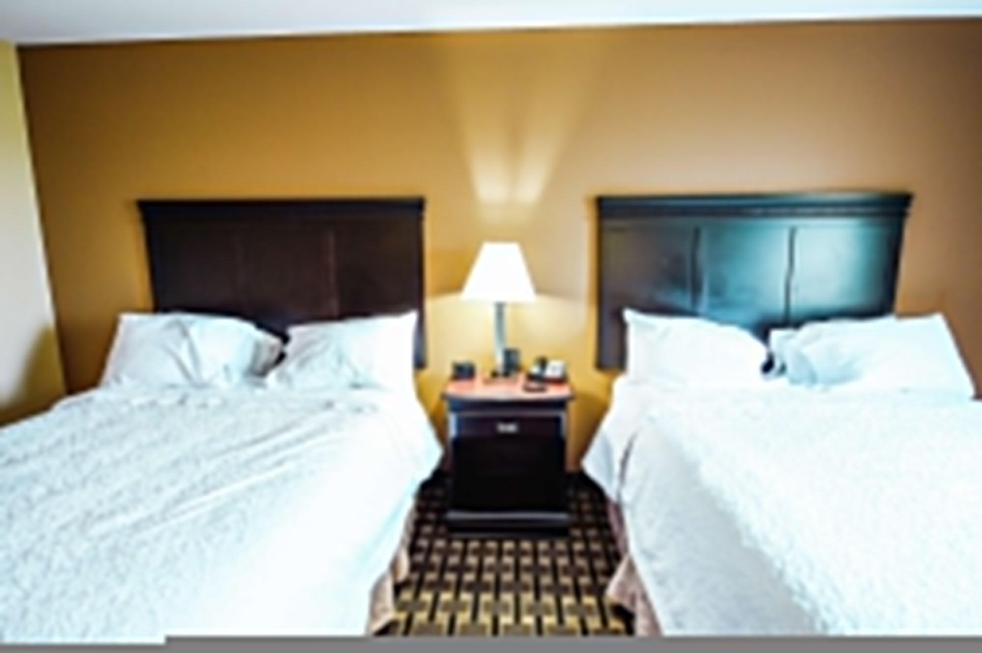 Hampton Inn & Suites Pine Bluff Exterior photo